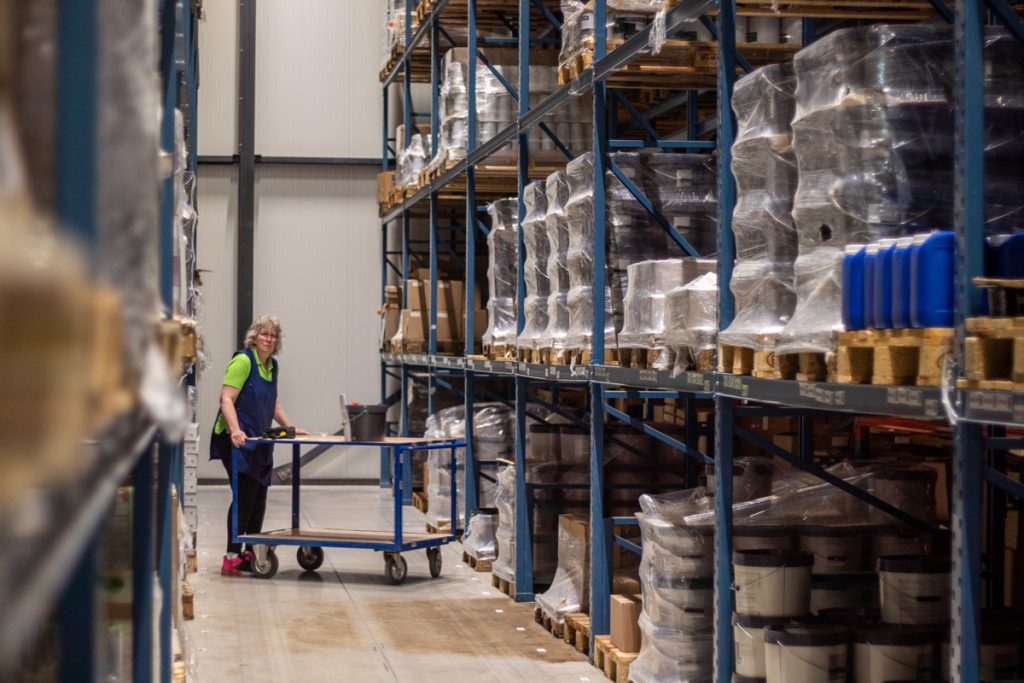 E-fulfilment - Werknemer aan het werk 
